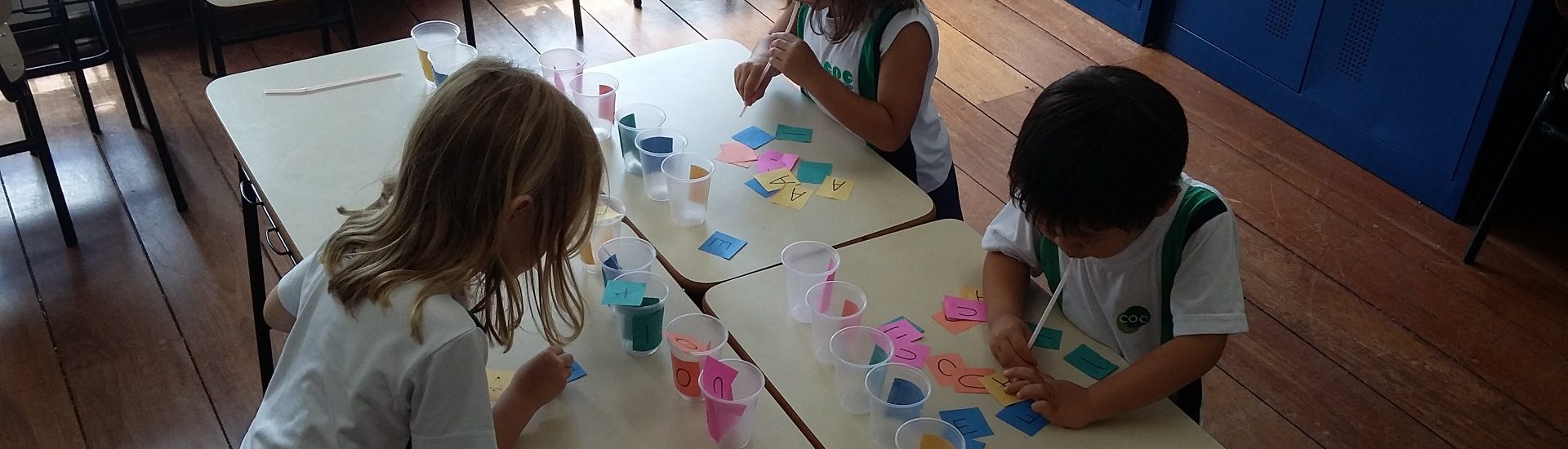 Jogos Teatrais Na Sala De Aula — Contação de História